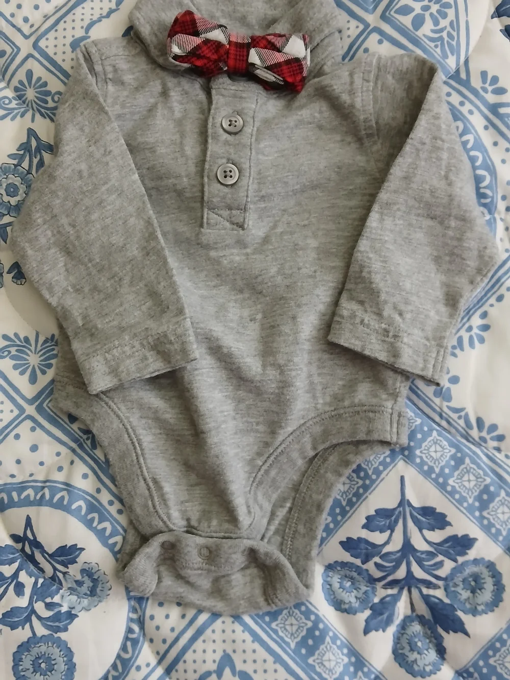Old Navy Gray Infant Bodysuit